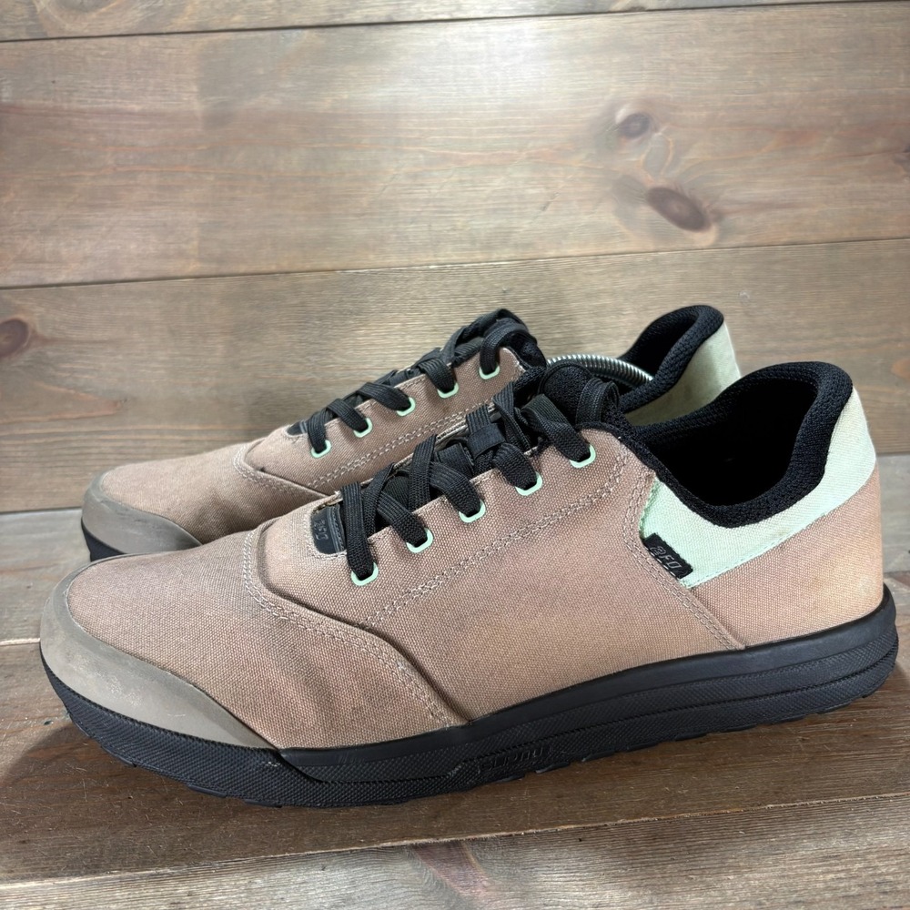 Specialized 2FO Roost Mens size 12.6 shoes Tan Canvas MTB Flat Pedal Sneakers